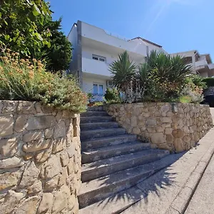 Ema Apartmán Pag Town