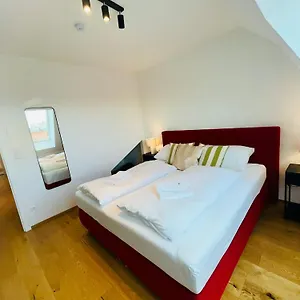 Orestaliving - Penthouse With Designer Renovation Appartamento